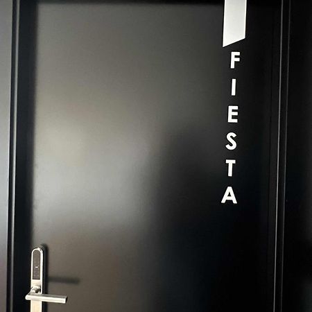 Fiesta Cama Individual Modern & Luxury Apartment มาลากา ภายนอก รูปภาพ