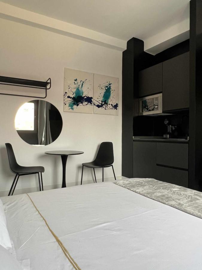 Fiesta Cama Individual Modern & Luxury Apartment มาลากา ภายนอก รูปภาพ