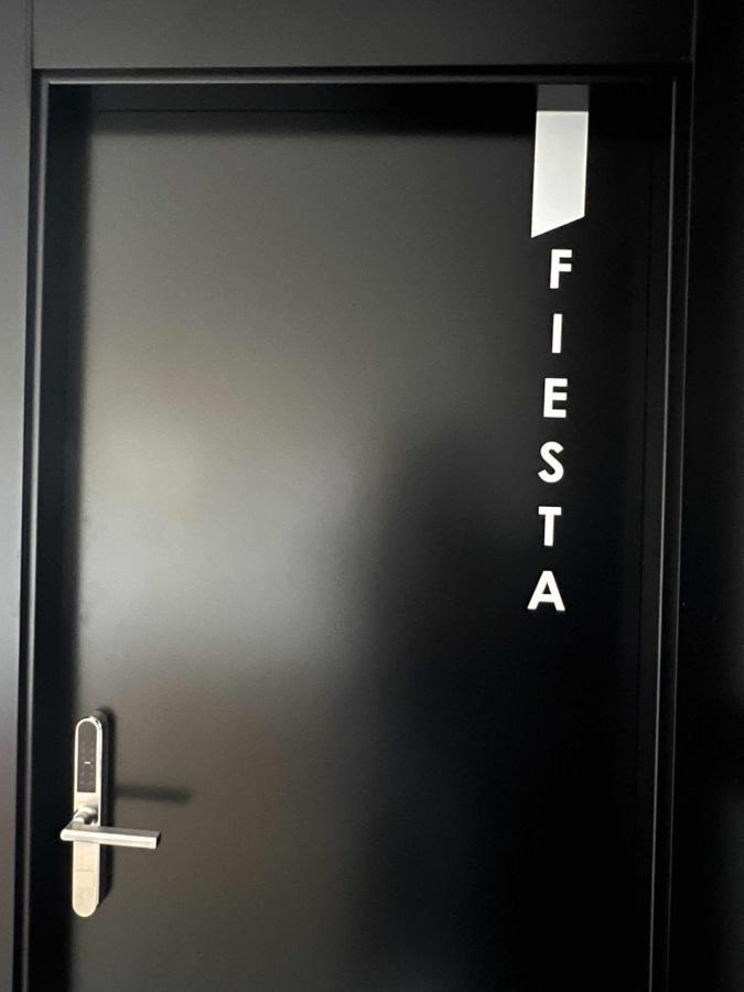 Fiesta Cama Individual Modern & Luxury Apartment มาลากา ภายนอก รูปภาพ